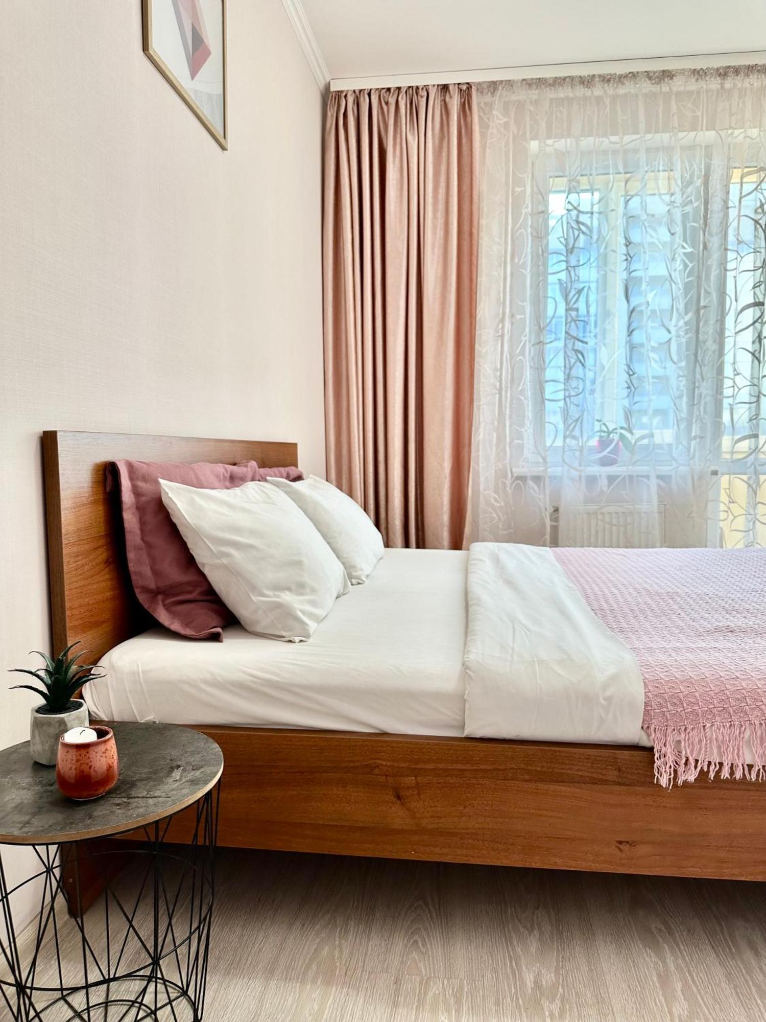 Apartments With A Coffee Machine In The City Center, Near A Park And Zlata Plaza Rivne Bagian luar foto