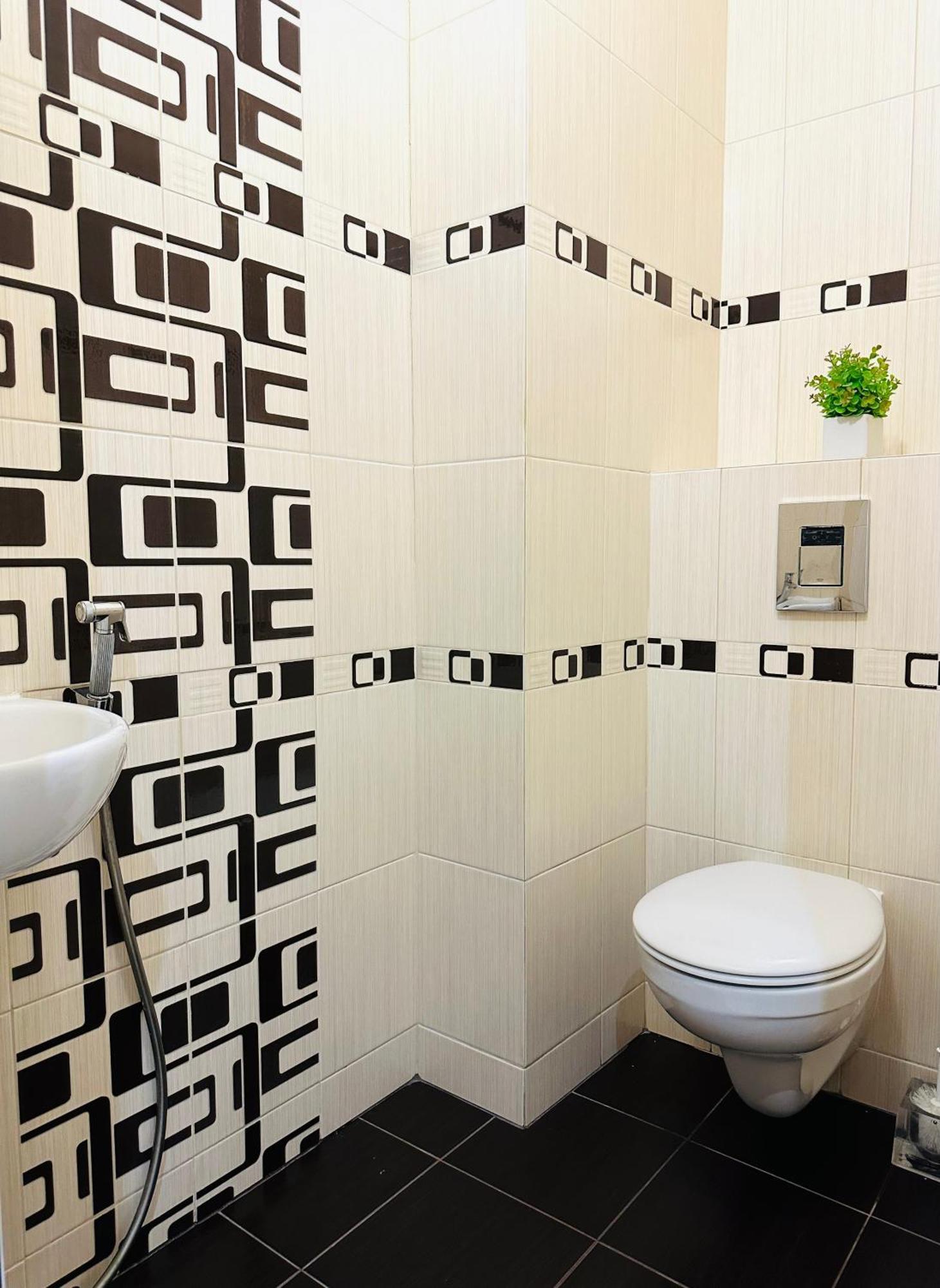 Apartments With A Coffee Machine In The City Center, Near A Park And Zlata Plaza Rivne Bagian luar foto